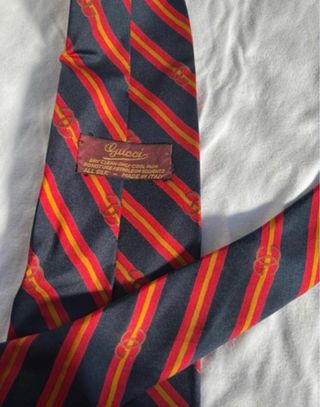 Corbata Gucci Rayas Azul y Rojo