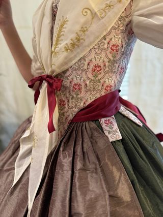 Traje de Fallera Huertana Dançà