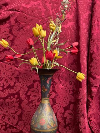 Jarrón metálico decorativo multicolor