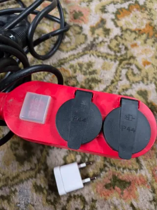 Regleta Exterior IP44 Roja 2 interruptores enchufe