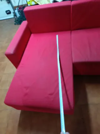 Sofá cama rojo de tela  135cm x 2300 cm abierto