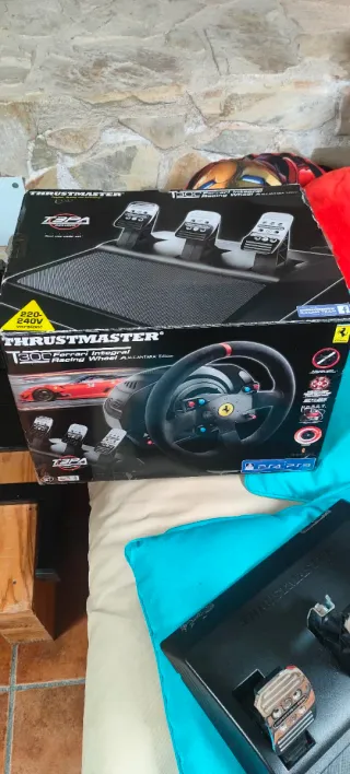 Volante da corsa Thrustmaster T300 Ferrari Alcántara