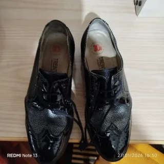 Zapatos de cordones TREINTAS negros