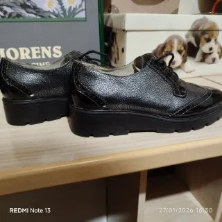 Zapatos de cordones TREINTAS negros