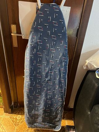 Mesa de planchar plegable