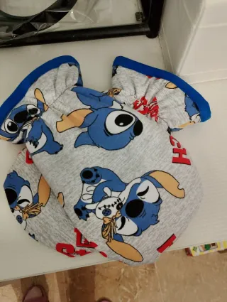Babero y manoplas Stitch ABDL
