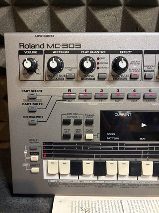 Roland MC-303 Groovebox