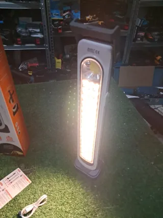 Lampada LED Ricarica Solare/Corrente