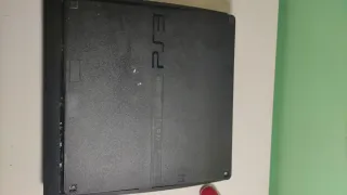 Consola PS3 Slim 500GB + Mando Rojo + Juego