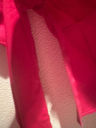 Top asimétrico un hombro fucsia