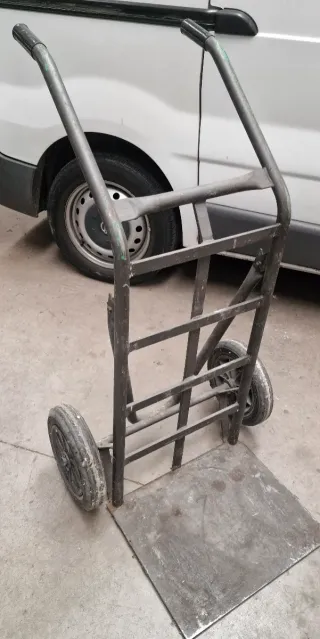 Carro reparto o transporte cajas o mudanzas