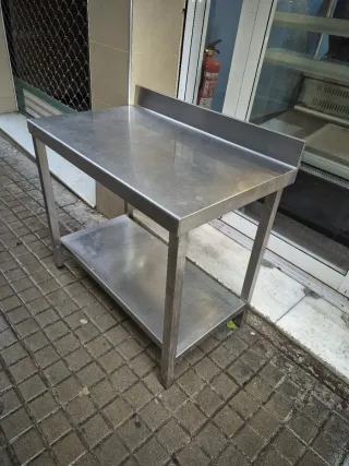 Mesa de acero inoxidable