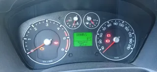 ECONÓMICO Ford Fiesta 1.6 diesel 90cv  5 p GHIA