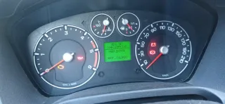 ECONÓMICO Ford Fiesta 1.6 diesel 90cv  5 p GHIA