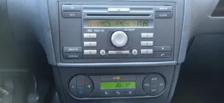 ECONÓMICO Ford Fiesta 1.6 diesel 90cv  5 p GHIA