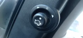 ECONÓMICO Ford Fiesta 1.6 diesel 90cv  5 p GHIA