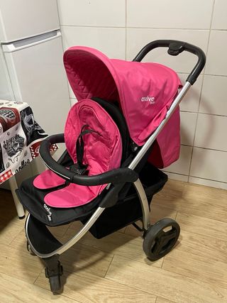 Carrito de bebé rosa
