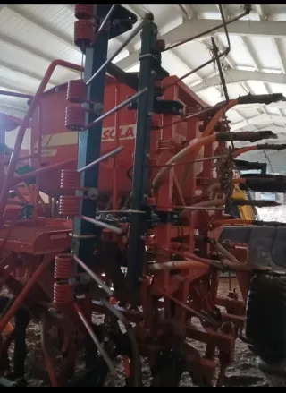 Sembradora  siembra diresta Sola SM 1909