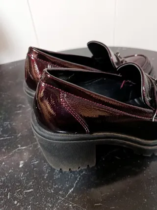 Zapatos charol tacón grueso