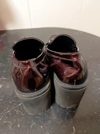 Zapatos charol tacón grueso