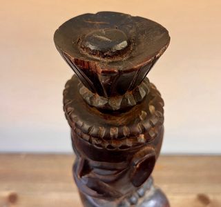 Figura africana de autoridad Lunda–Chokwe 31,5 cm