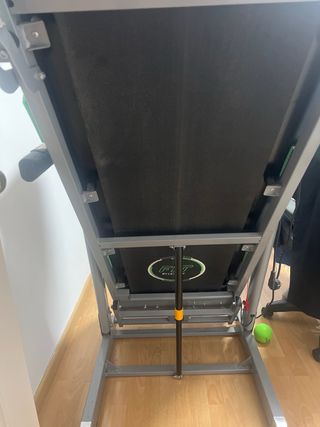 Cinta de correr Cecotec con la madera d rota