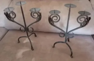 Elegante juego 2 candelabros metal