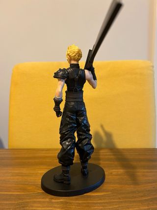 Figura Cloud Strife Final Fantasy VII