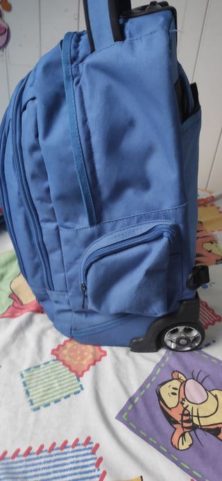 Mochila IT con ruedas, nueva