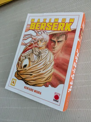 Libros máximum berserk del 1 al 4.