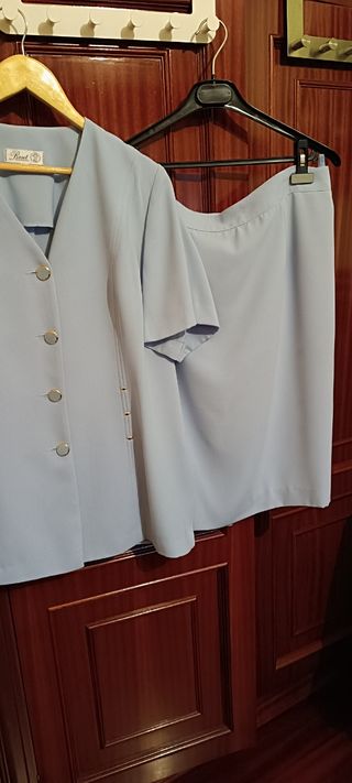 Traje chaqueta y falda Roset azul