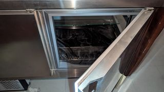 Vitrina Pastelera Infrico Refrigerada Curva 2m