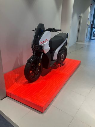 Seat Mó - Scooter eléctrico 125 cc