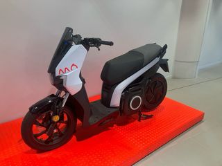 Seat Mó - Scooter eléctrico 125 cc