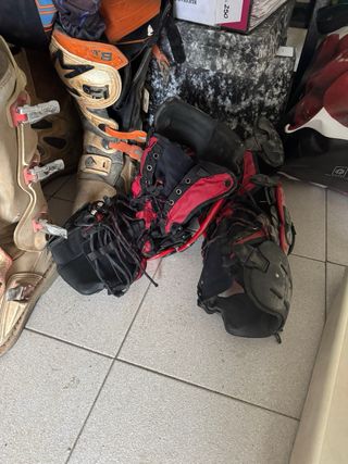 Botas Enduro, Rodilleras y Casco