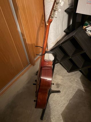 Guitarra Clásica con Soporte