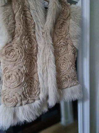 Chaleco pelo combinado beige