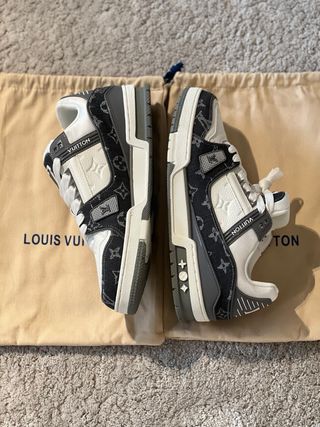 Zapatillas Louis Vuitton Grises y Blancas