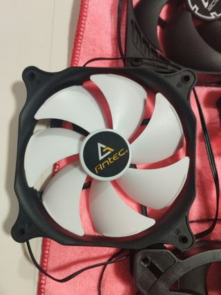 Lote 4 Ventiladores PC 120mm Arctic, Antec, AeroC