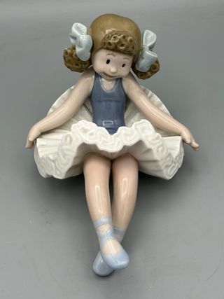 REF: 01001501 “MUÑECA DE TRAPO SENTADA” LLADRÓ