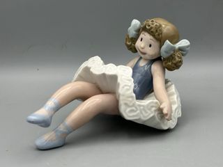 REF: 01001501 “MUÑECA DE TRAPO SENTADA” LLADRÓ