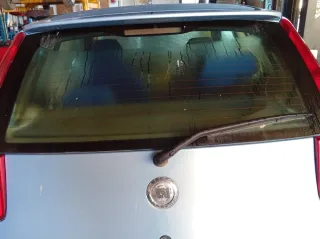 Alerón trasero superior Fiat Punto