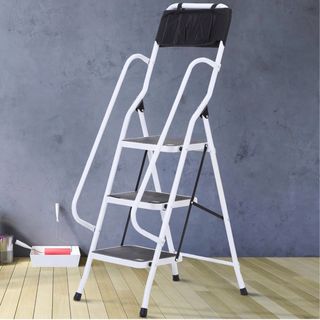 Escalera 4 peldaños con asas y bolsa herramientas.