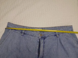 Pantalones vaqueros anchos azul claro