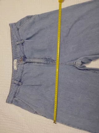 Pantalones vaqueros anchos azul claro