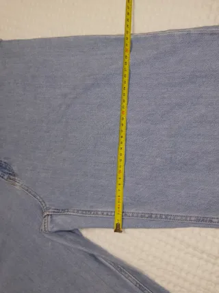 Pantalones vaqueros anchos azul claro