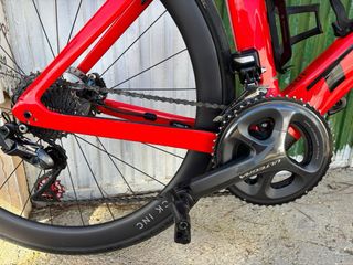 Bicicleta de carretera Trek madone sl6 Roja