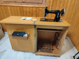 Máquina de coser Sigma antigua