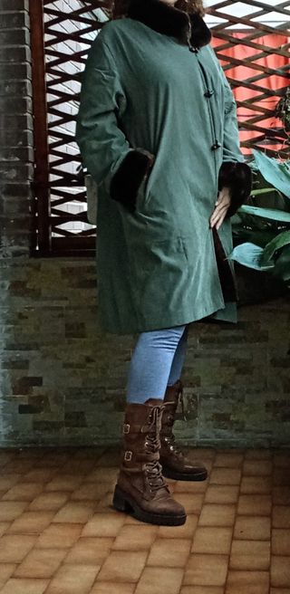 Abrigo reversible, gabardina y piel sintetica