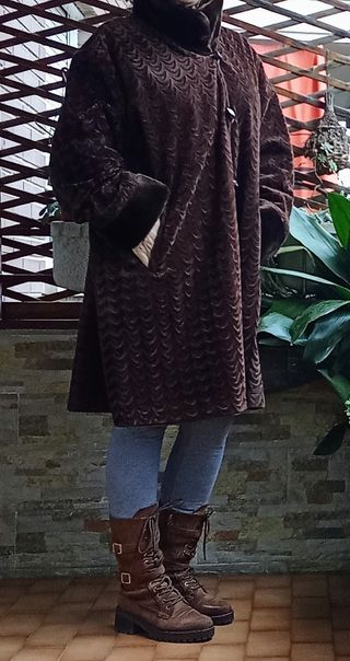 Abrigo reversible, gabardina y piel sintetica